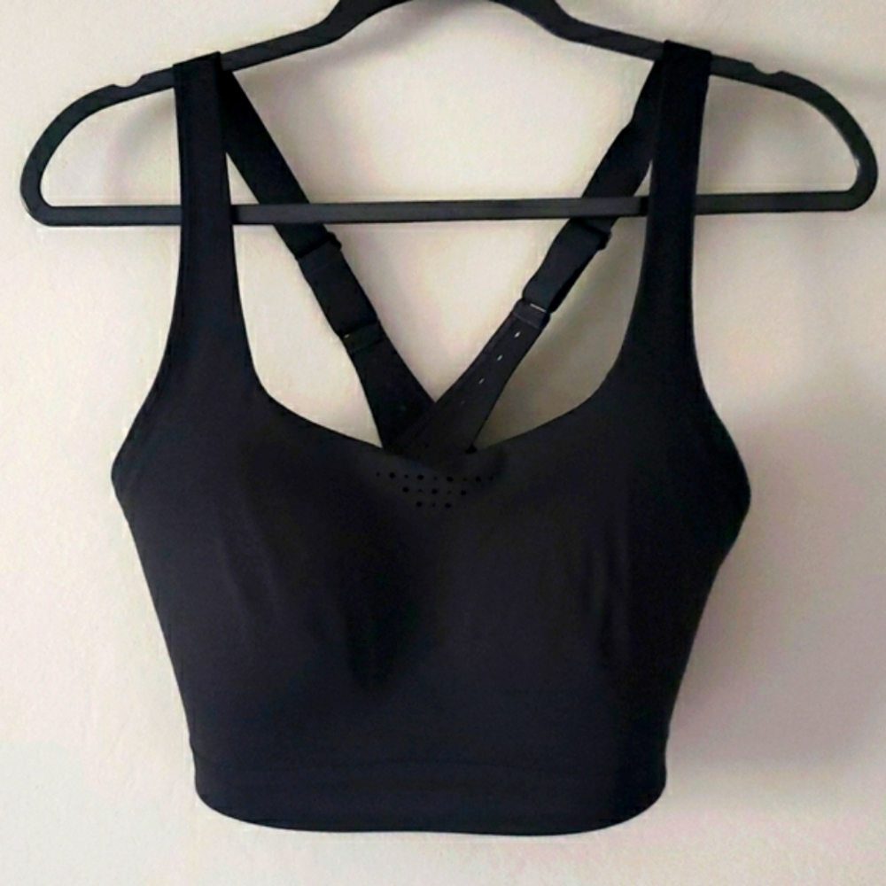 NWOT Athleta Phenomena Medium B-DD Sports Bra XBack Hook n Eye close Black